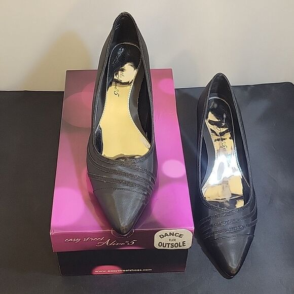 BRAND NEW EASY STREET ALIVE 5 NOBEL POINTED TOE LOW HEEL PUMPS - Picture 15 of 16